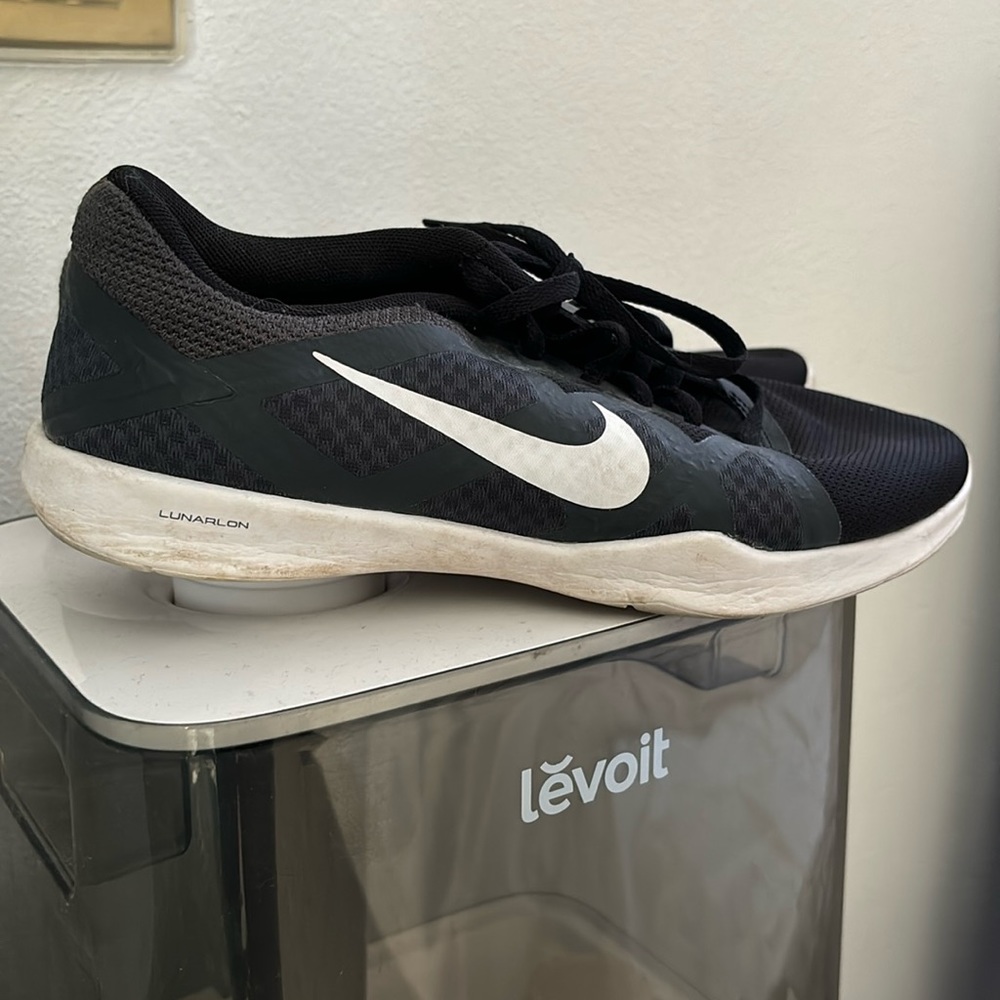 Nike Tennis Shoes